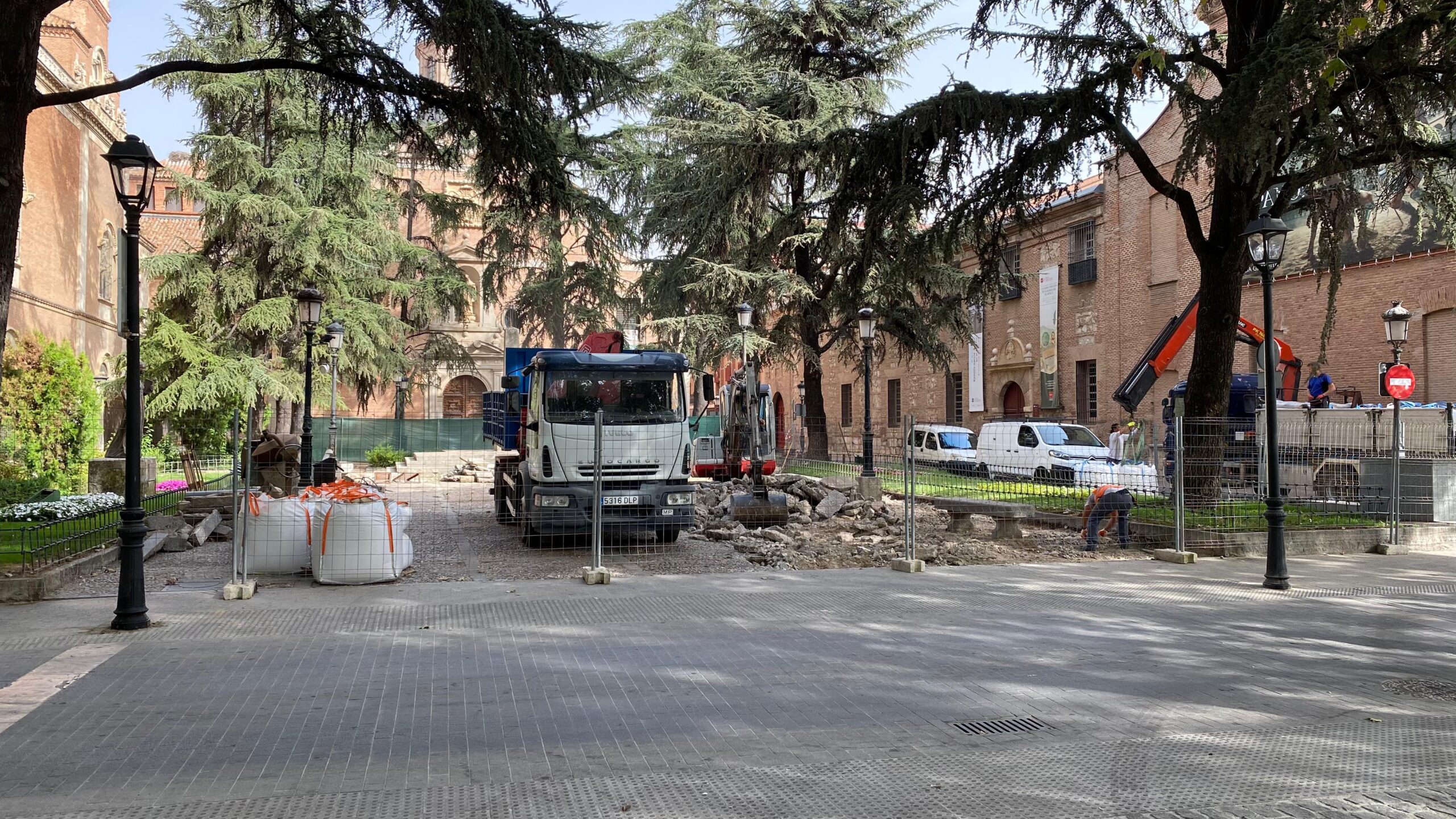Inician Obras de Renovación del Pavimento en la Plaza de las Bernardas con Inversión Superior a 48.000 Euros
