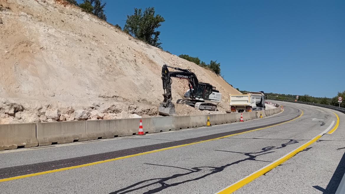 Imagen de cabecera #0 de la página de "La Comunidad de Madrid invierte 4,2 millones en la reparación de las carreteras afectadas por las borrascas del pasado mes de marzo"