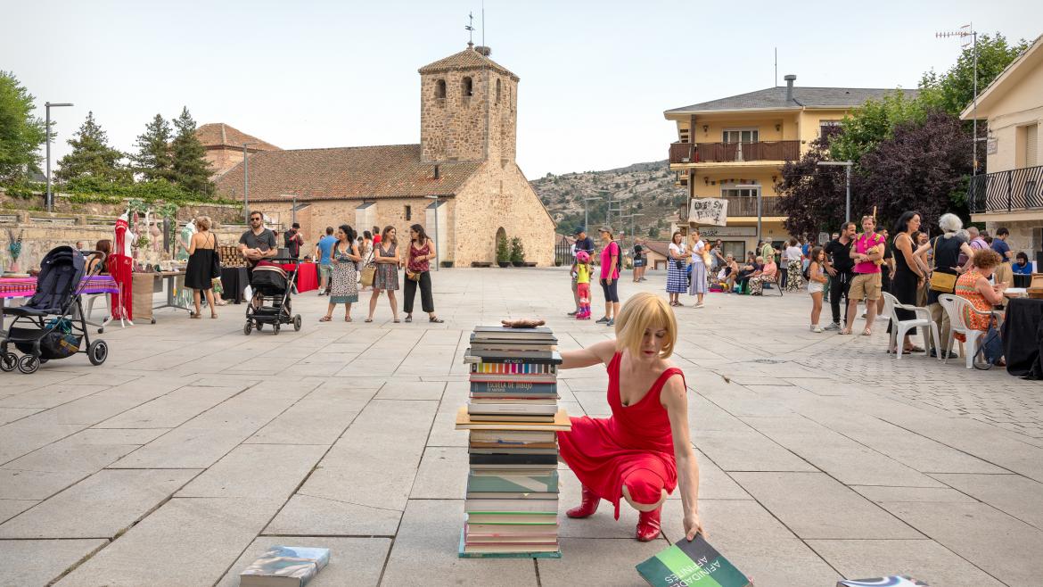La Comunidad de Madrid Impulsa «Arte Vivo en la Plaza» con Talento Local Contemporáneo