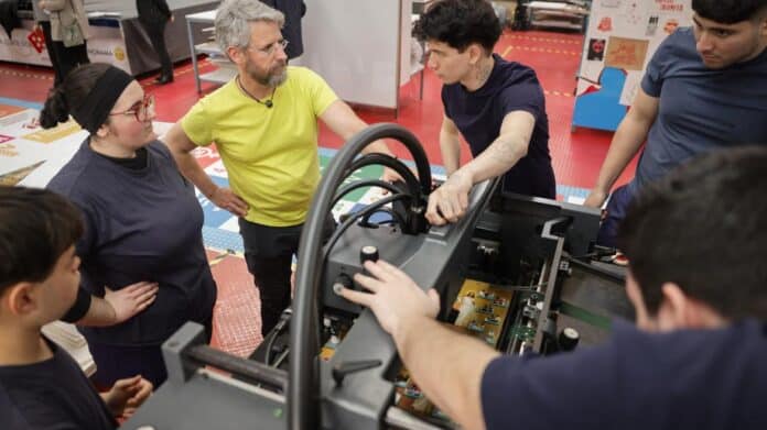 Madrid Ofrece 12.000 Plazas Vacantes en FP para el Curso vocational training students