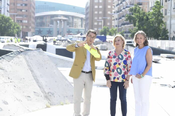  Visita a las obras de rehabilitación de la plaza de Salvador Dalí