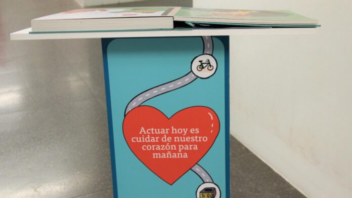 Hospitales Públicos de Madrid Impulsan la Prevención de Enfermedades Cardiovasculares El libro, que fomenta hábitos saludables, en el Hospital Clínico San Carlos
