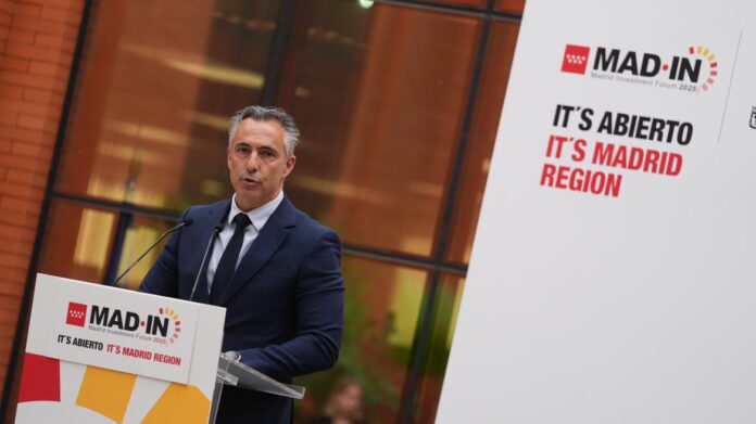 El consejero Carlos Novillo durante la clausura de la sesión matinal de la segunda jornada de Madrid Investment Fórum 2025