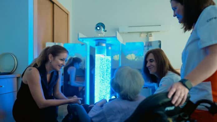 La consejera Ana Dávila durante su visita a la Residencia Villaverde Alzheimer