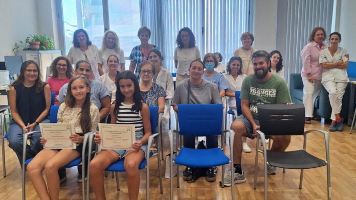 Foto de familia de la entrega de premios del concurso de dibujo