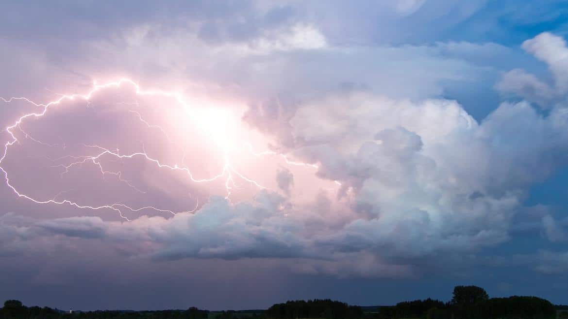 Imagen de una tormenta en el cielo