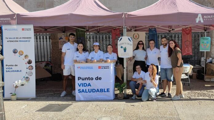 Foto de grupo de los profesionales de los centros sanitarios