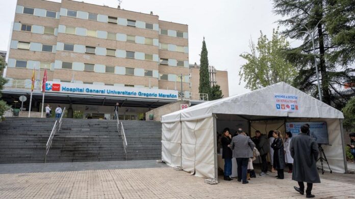 Campaña del Hospital Gregorio Marañón Promueve el Método 'FAST' para Fachada del hospital y carpa