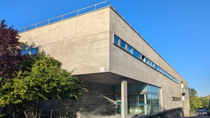 Fachada del centro de salud San Juan de la Cruz