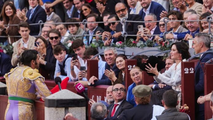 Díaz Ayuso Preside la Corrida de la Hispanidad en Las Díaz Ayuso, en la tradicional Corrida de la Hispanidad de Las Ventas