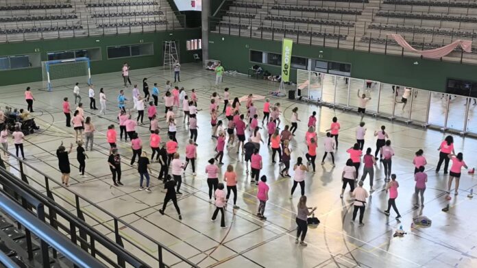 Hospital Severo Ochoa se Une al Día Mundial del Cáncer Polideportivo Alfredo Di Stéfano de la Universidad Carlos III de Leganés con Zumba por el Día Mundial del Cáncer de Mama