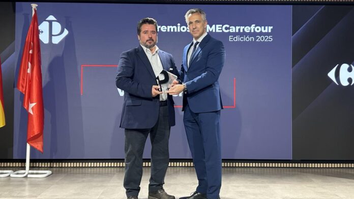 La Comunidad de Madrid Brilla en los Premios PYME Carrefour El consejero Carlos Novillo durante la entrega de los premios