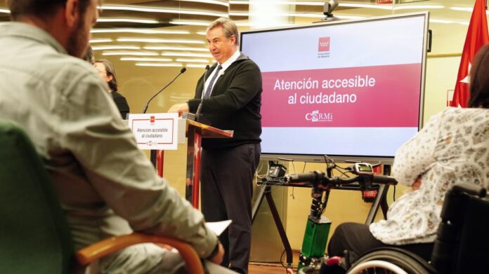 La Comunidad de Madrid Potencia Recursos para Optimizar la Atención El viceconsejero José Antonio Sánchez durante la presentación de los vídeos informativos