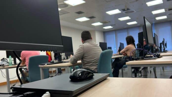 La Comunidad de Madrid otorga más de 2.500 permisos de Exámenes VTC