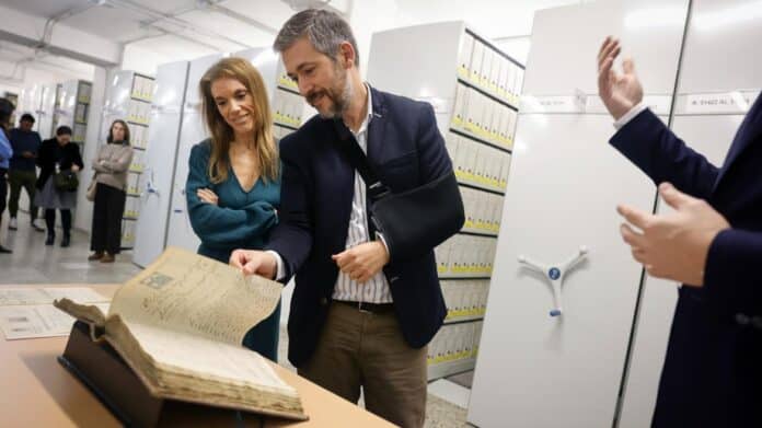 El consejero Miguel Ángel García Martín durante su visita al Archivo Judicial Territorial