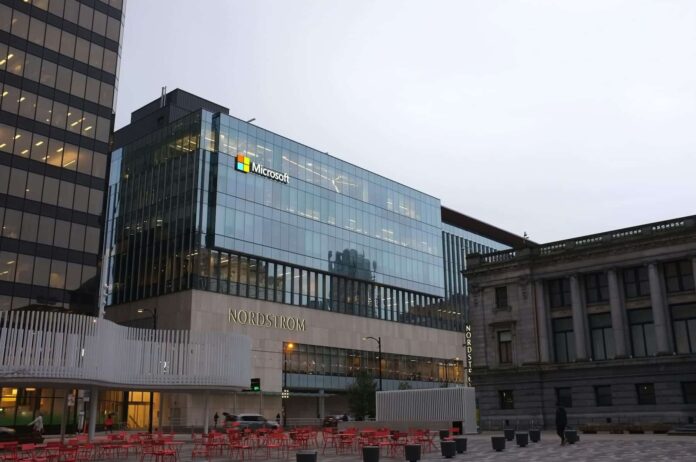 Microsoft Acelera su Desplazamiento Industrial de China: Fabricación Global se