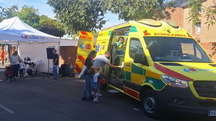 Profesionales del SUMMA 112 realizan los talleres para la ciudadanía en Villaviciosa de Odón