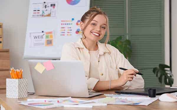 Revolución Digital: Impulso a la Formación Online para Técnicos Superiores Belén Garmendiaz