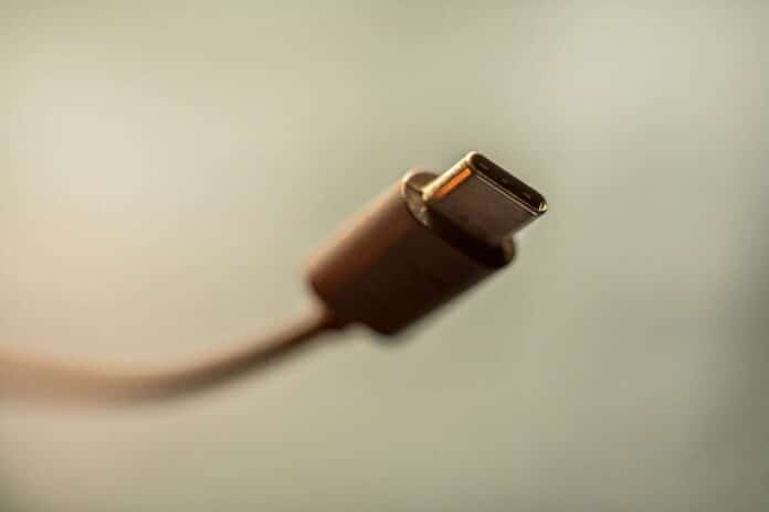 UE Implementará Estándar de Cargadores USB-C Desmontables con Etiquetas de