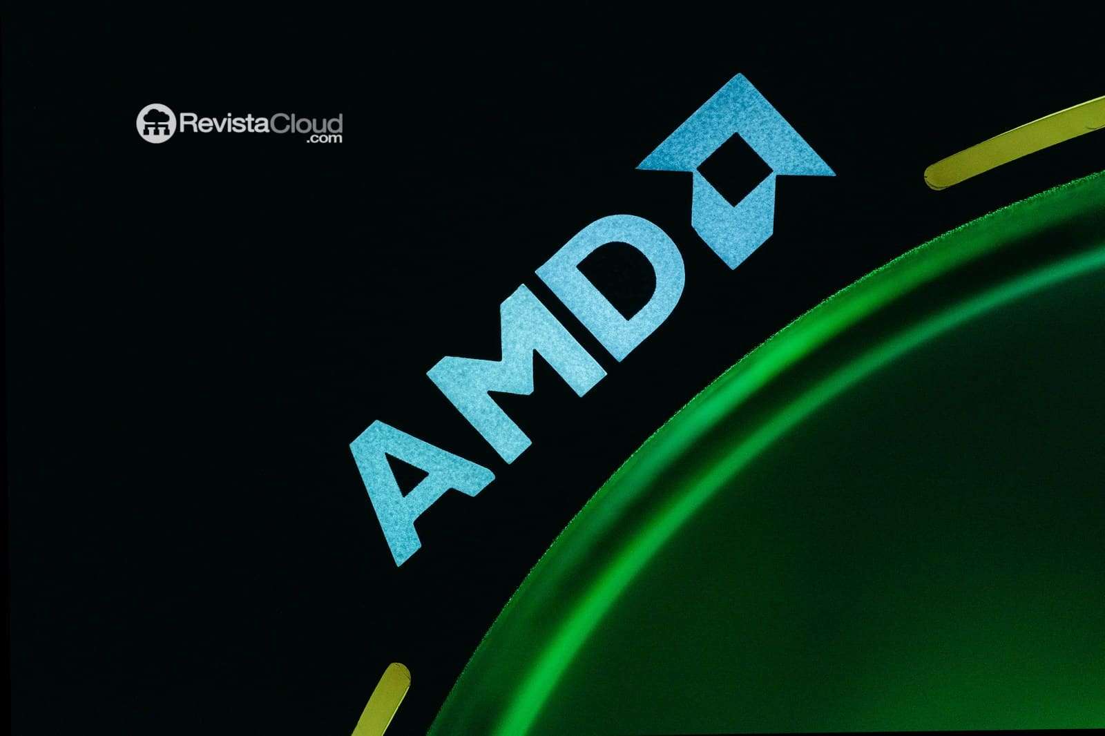 AMD Desafía a Vera Rubin: Los Instinct MI455X y MI430X Revolucionan con Paridad FP4/FP8 y Memoria HBM4 Doblada