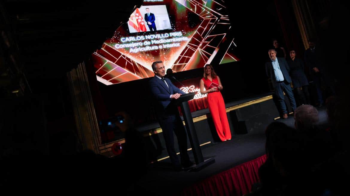 Carlos Novillo Honrado en los Premios Noche Madrid por Impulso a Prácticas Ambientales y Apoyo al Ocio Nocturno