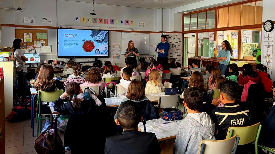 Concienciación Escolar sobre el Uso Responsable de Antibióticos: Iniciativa del Personal del Centro de Salud Eloy Gonzalo y Farmacéuticas de Atención Primaria