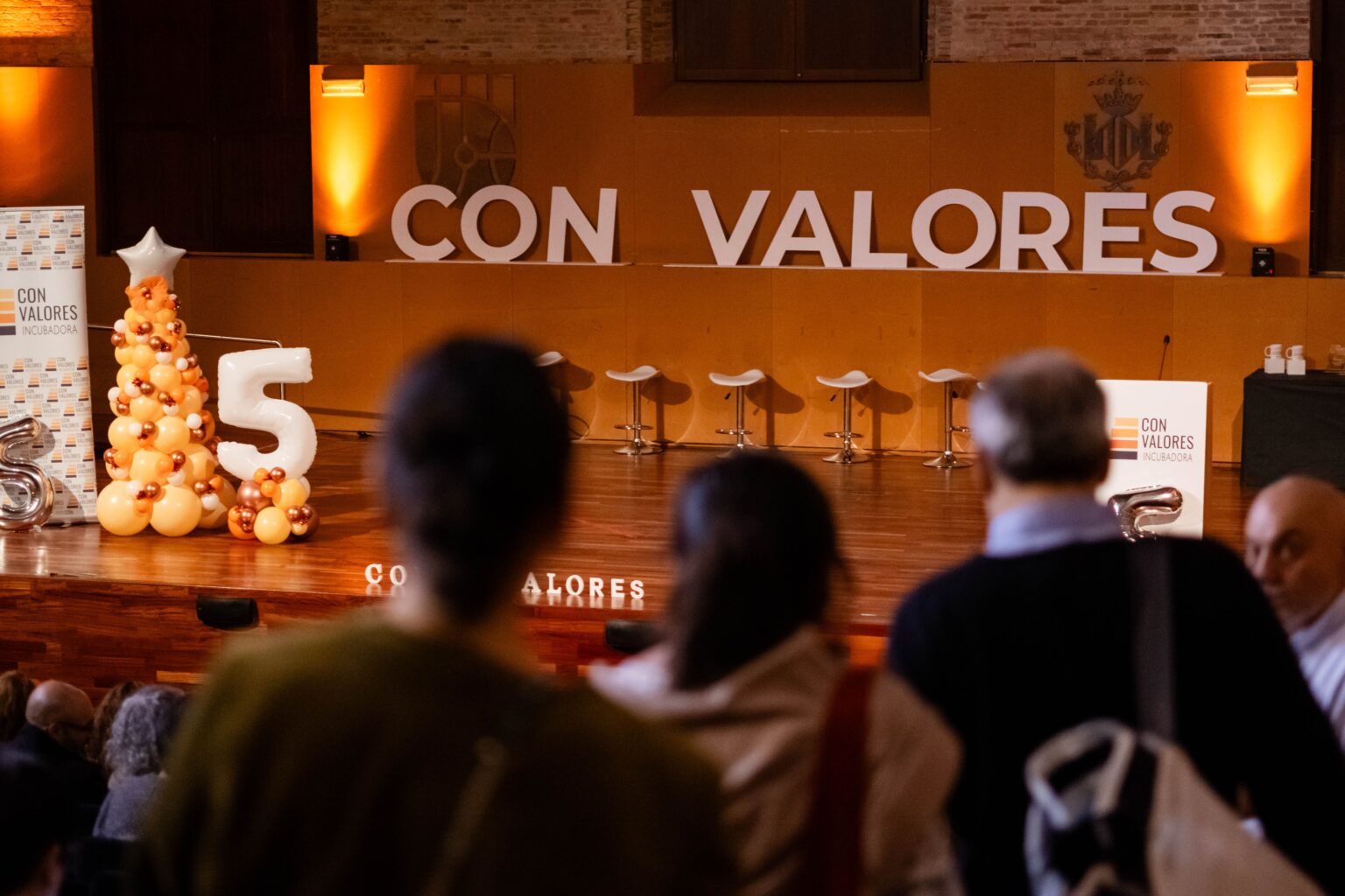 Convergencia Global: Impulsando Emprendedores a Través de Valores Compartidos