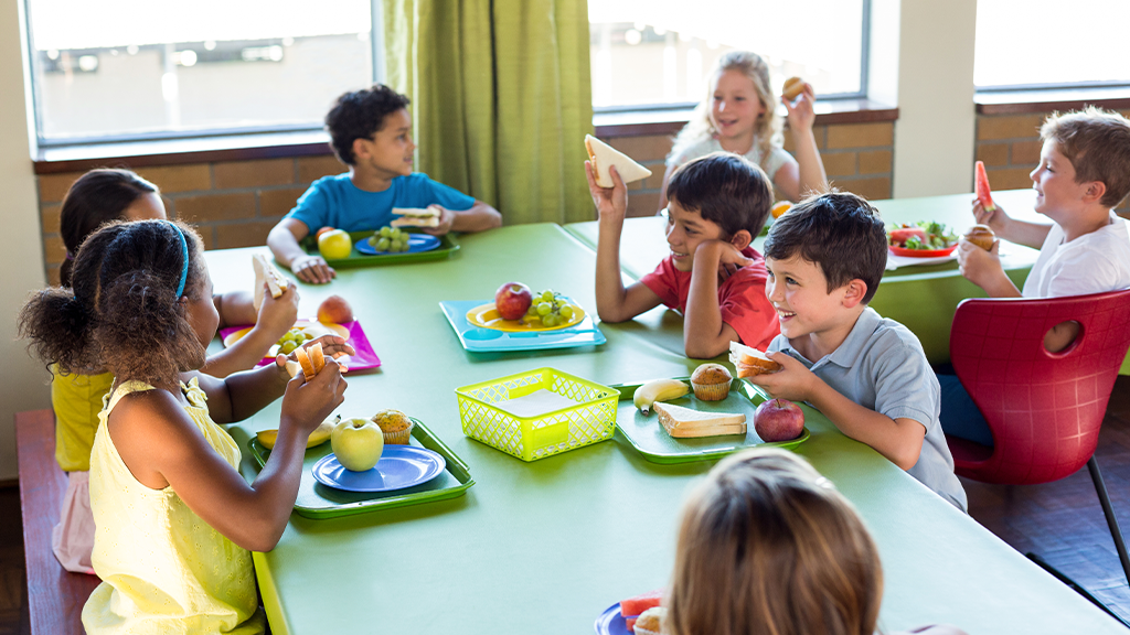 Grupo Maestro Intensifica Sus Esfuerzos por una Alimentación Saludable en Comedores Escolares de Madrid
