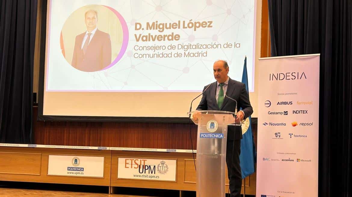Impulso al Talento Académico en el II IndesIAhack: Madrid Fomenta la IA en Ingeniería Industrial