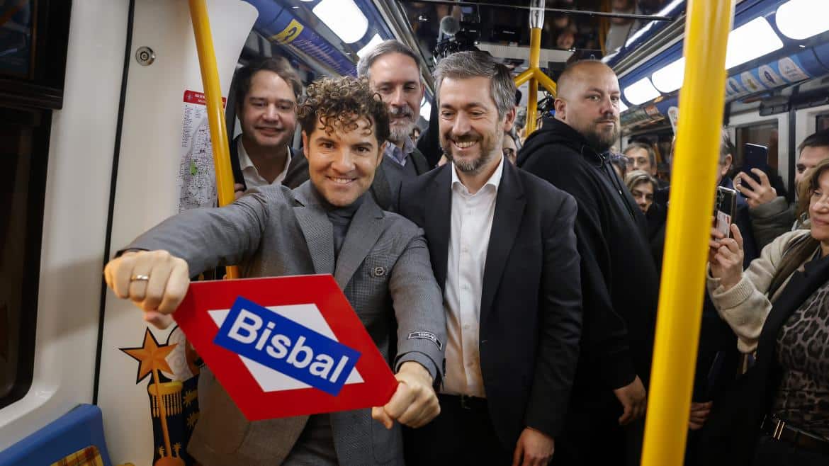 Inauguración del Tren Navideño en la Línea 3 del Metro de Madrid con la música de David Bisbal