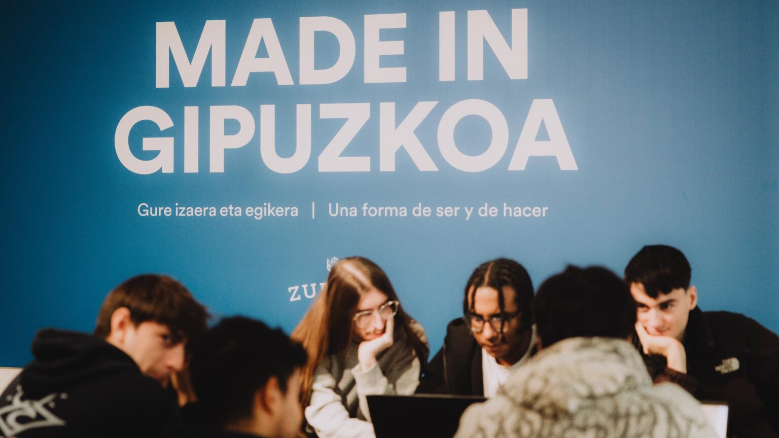 Jóvenes Innovadores Colaboran en Anoeta para Fortalecer la Ciberseguridad en Donostia
