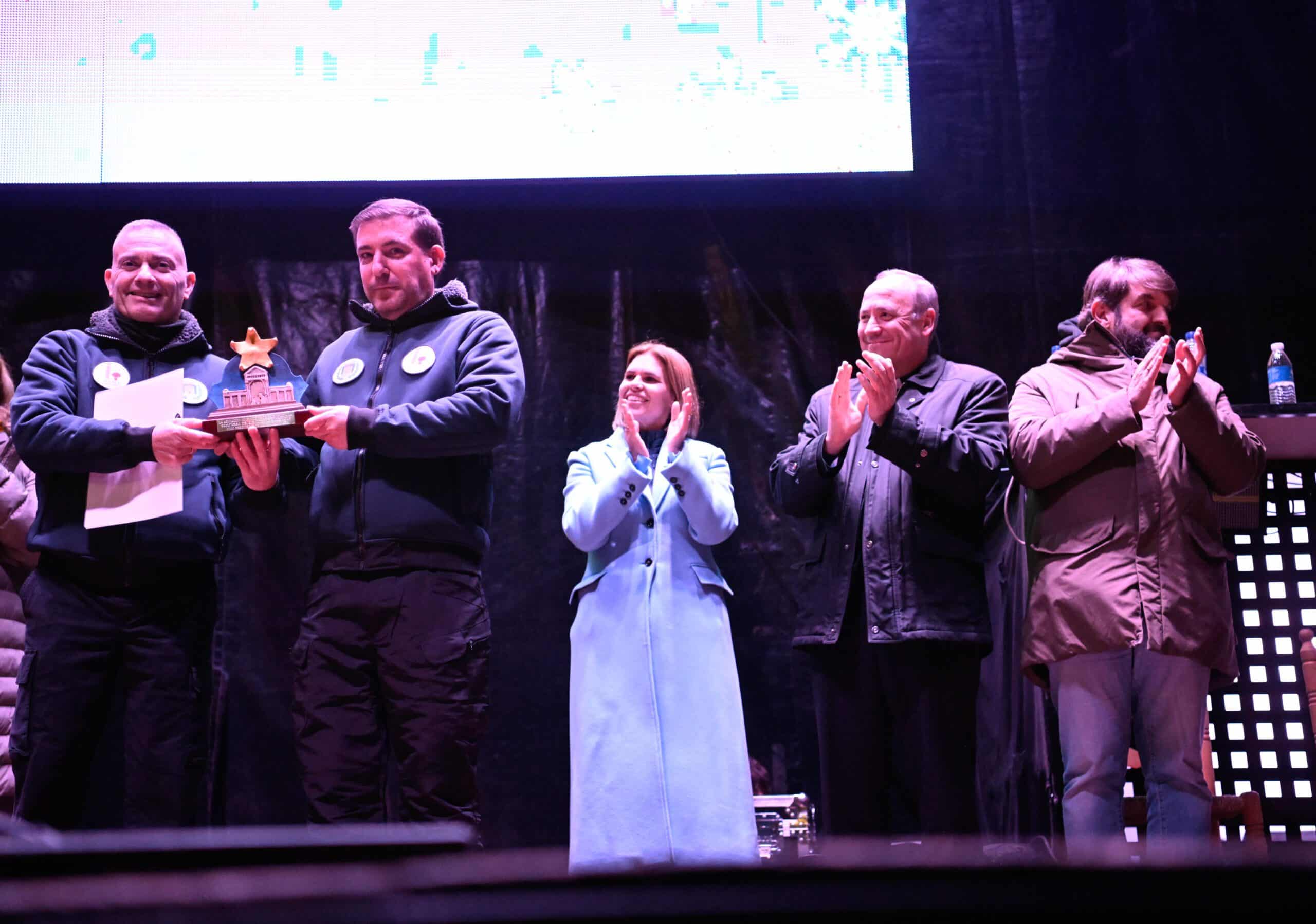 La alcaldesa anima a disfrutar de una Navidad acogedora en Alcalá tras el pregón de la Comparsa de Gigantes y Cabezudos