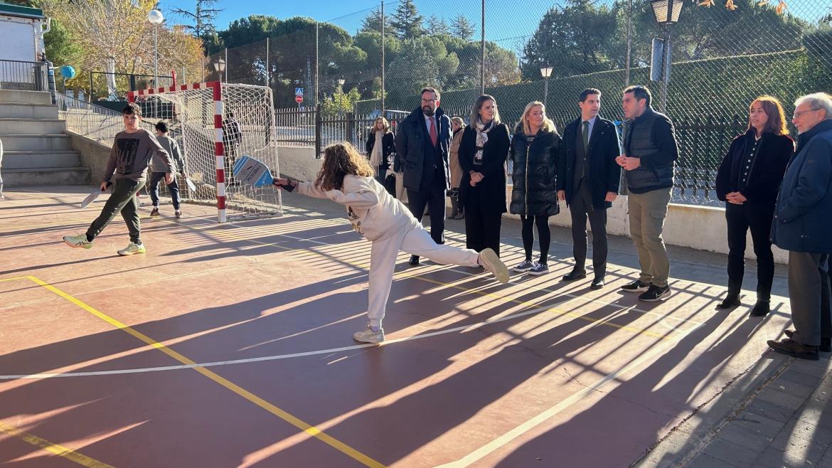 Madrid impulsa el tenis en colegios públicos con nuevo convenio educativo