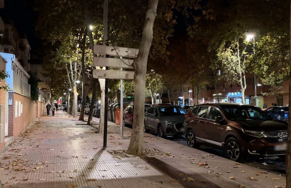 Nueva iluminación en la calle José María Pereda del barrio de El Ensanche tras inversión superior a 100.000 euros