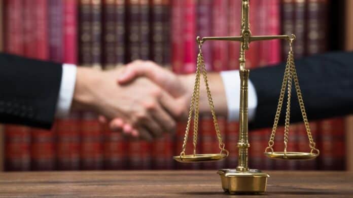 Imagen de un apretón de manos por alcanzar un acuerdo