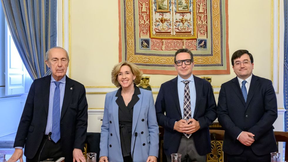 Patrimonio Nacional y la Universidad de Salamanca Revelan la Antología Poética de Luis Alberto de Cuenca, Galardonado con el XXXIV Premio Reina Sofía de Poesía Iberoamericana 1 Patrimonio Nacional y la Universidad de Salamanca Revelan la Antologia