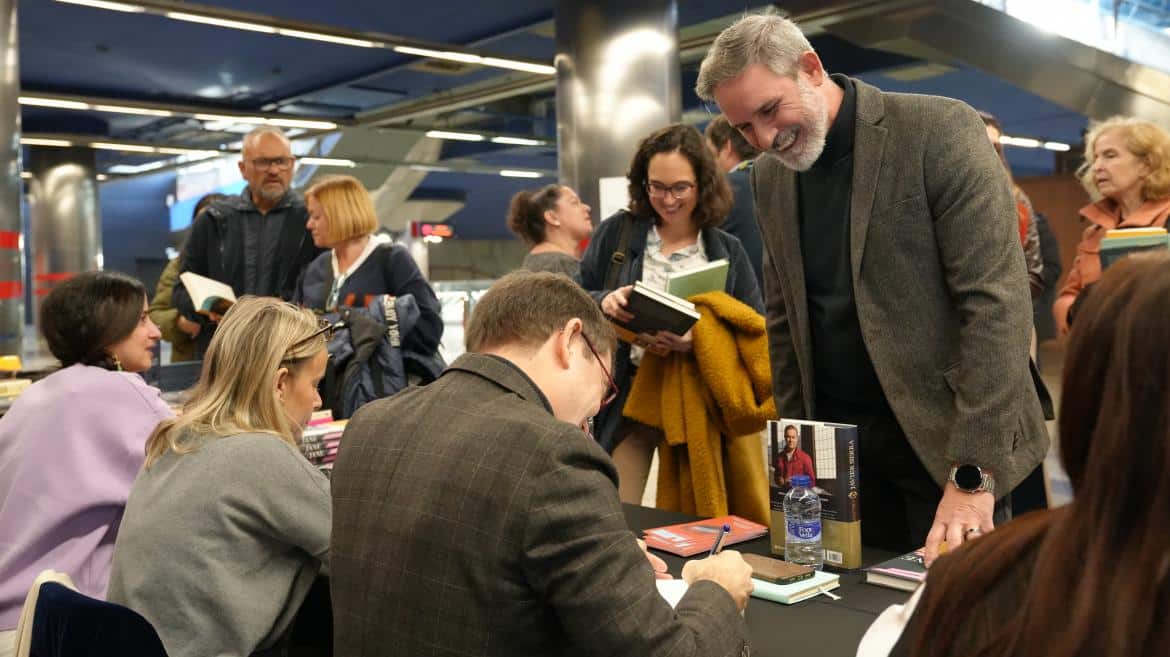 Renace la Cuesta de Moyano en Nuevos Ministerios con la Firma de Reconocidos Escritores