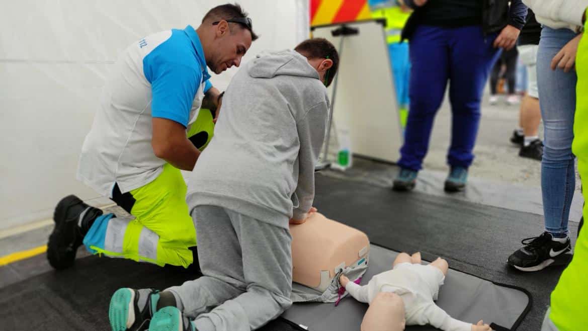SUMMA 112 de Madrid Destaca en el Congreso del Consejo Europeo de Reanimación 1 Imagen de un taller de RCP impartido por el SUMMA 112
