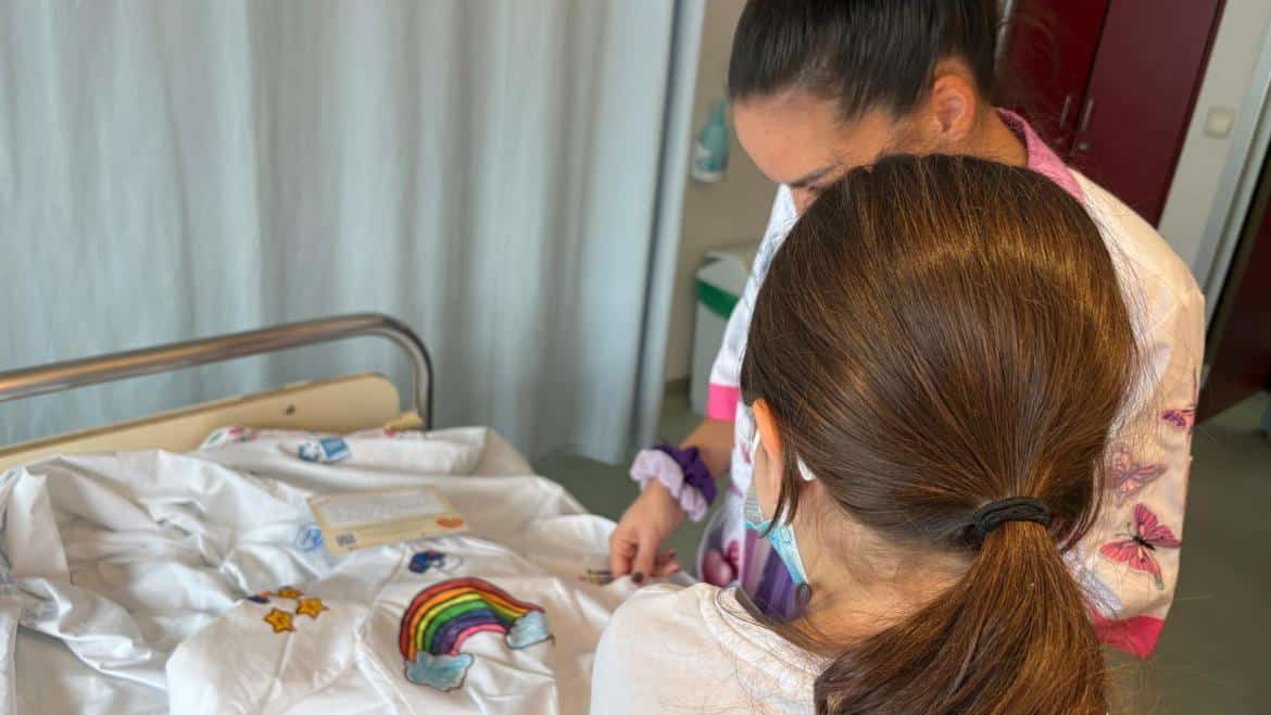 Visita del ‘Doctor Sonrisas’ Ilumina el Día de los Niños en el Hospital de Fuenlabrada