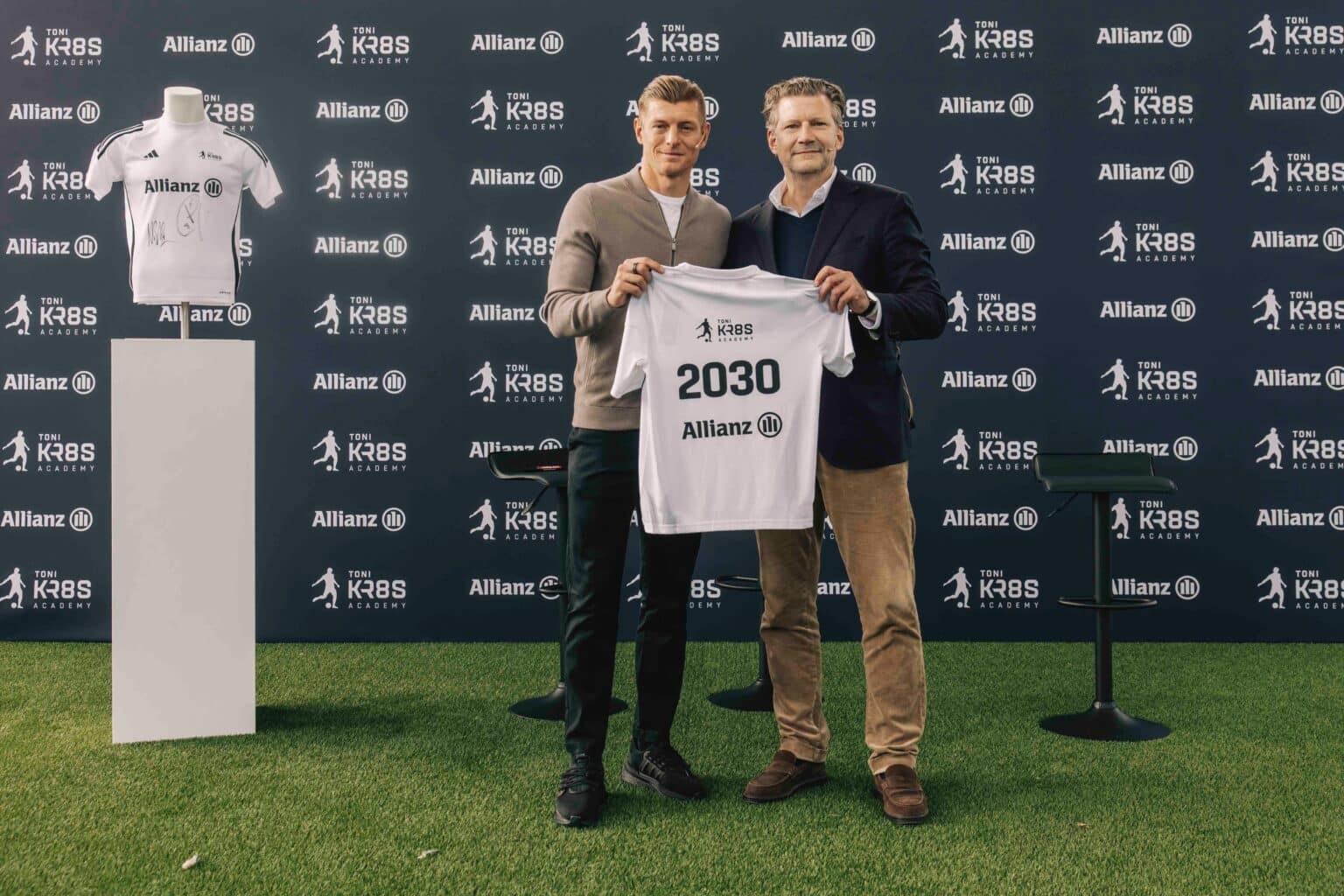 Alianza Estratégica entre Allianz y Toni Kroos Academy para Impulsar el Futuro del Fútbol Infantil