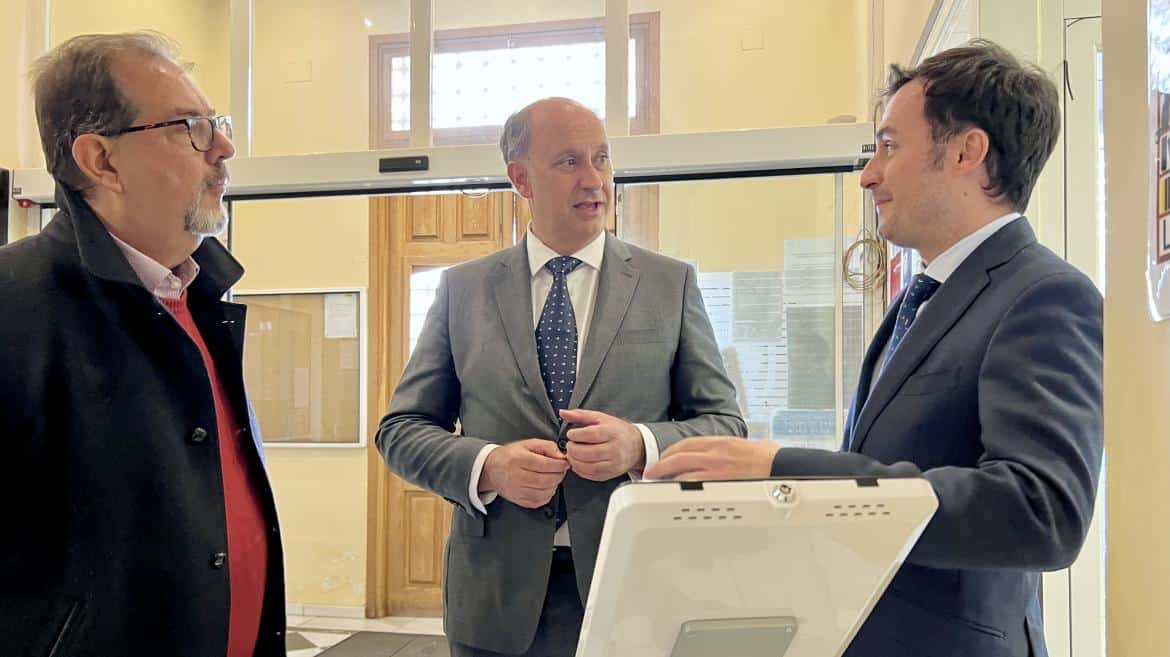 Asistentes Virtuales con Inteligencia Artificial Transforman la Información Local en 33 Municipios de Madrid