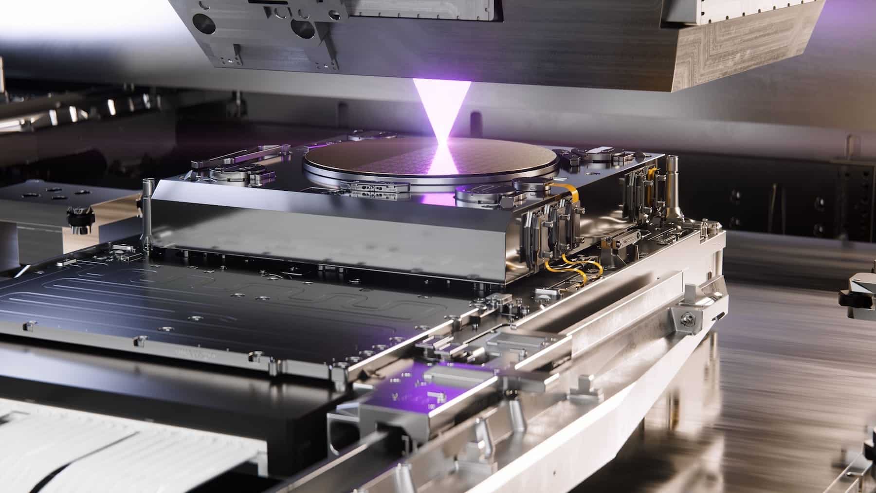 China enfrenta desafíos en la producción de chips EUV: Dependencia tecnológica global impide avances autónomos