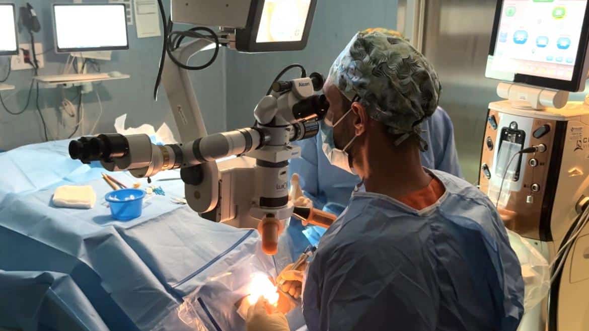 Cirugías Simultáneas de Cataratas: Innovadora Práctica en el Hospital Príncipe de Asturias