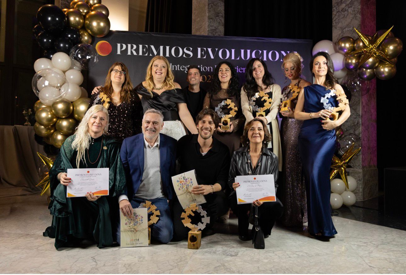 Cuatro Médicos y 42.800 Votos: Una Gala Innovadora que Funde Ciencia y Bienestar Holístico en España