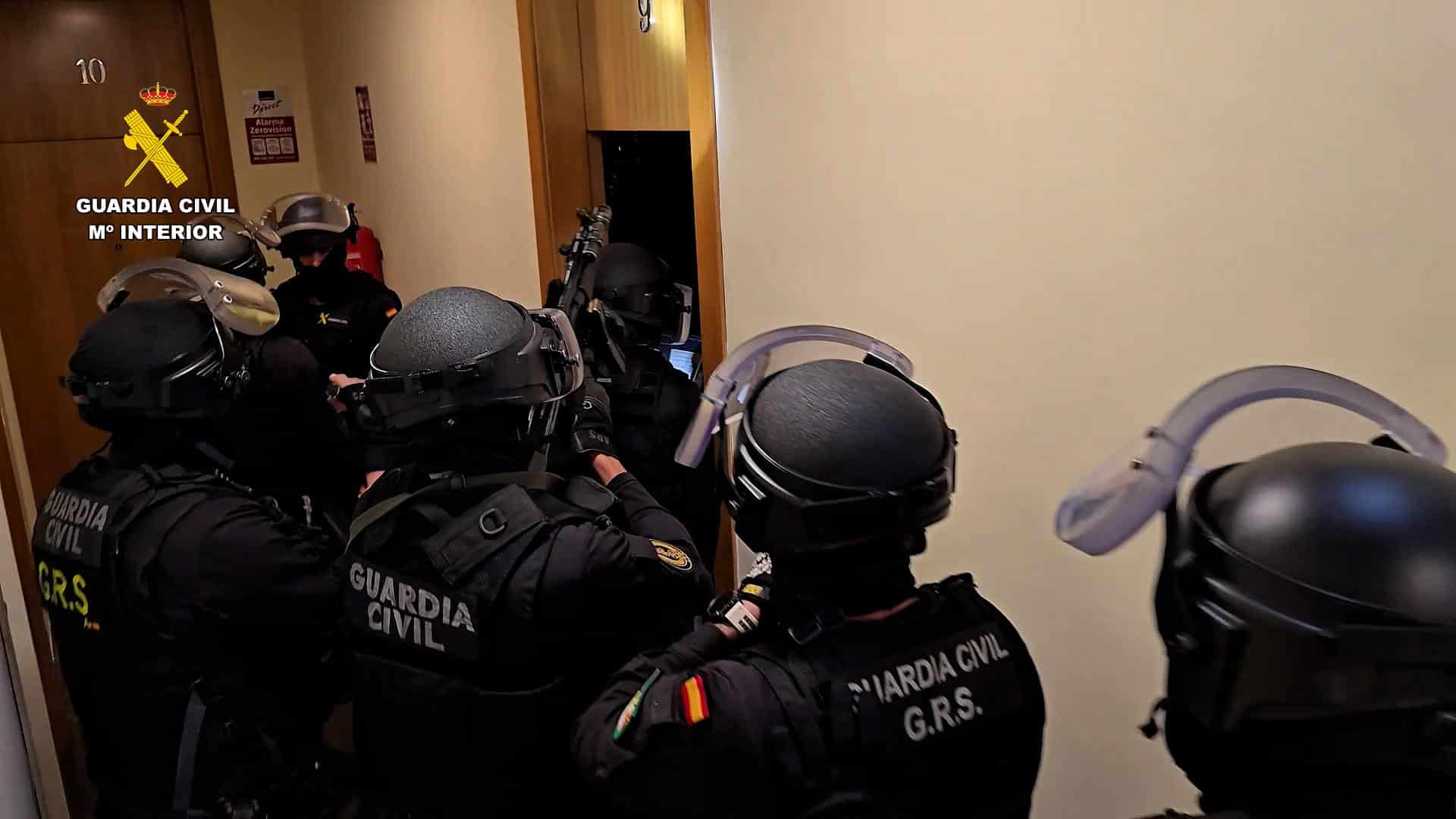 Desarticulada en Sevilla y Tenerife una organización criminal dedicada a la modificación y tráfico de armas de fuego