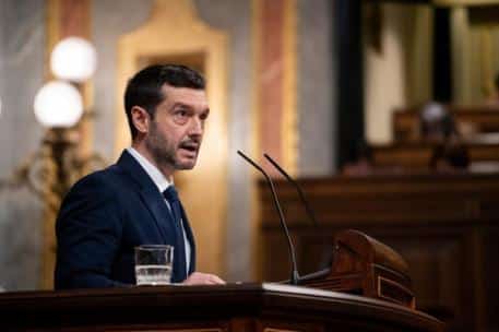 El Congreso Fortalece los Derechos de los Consumidores en la Atención al Cliente de Grandes Empresas