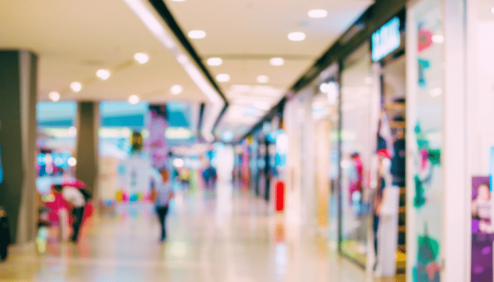 Empleados de Grandes Almacenes Exigen Trabajo Voluntario y Remunerado en Domingos y Festivos
