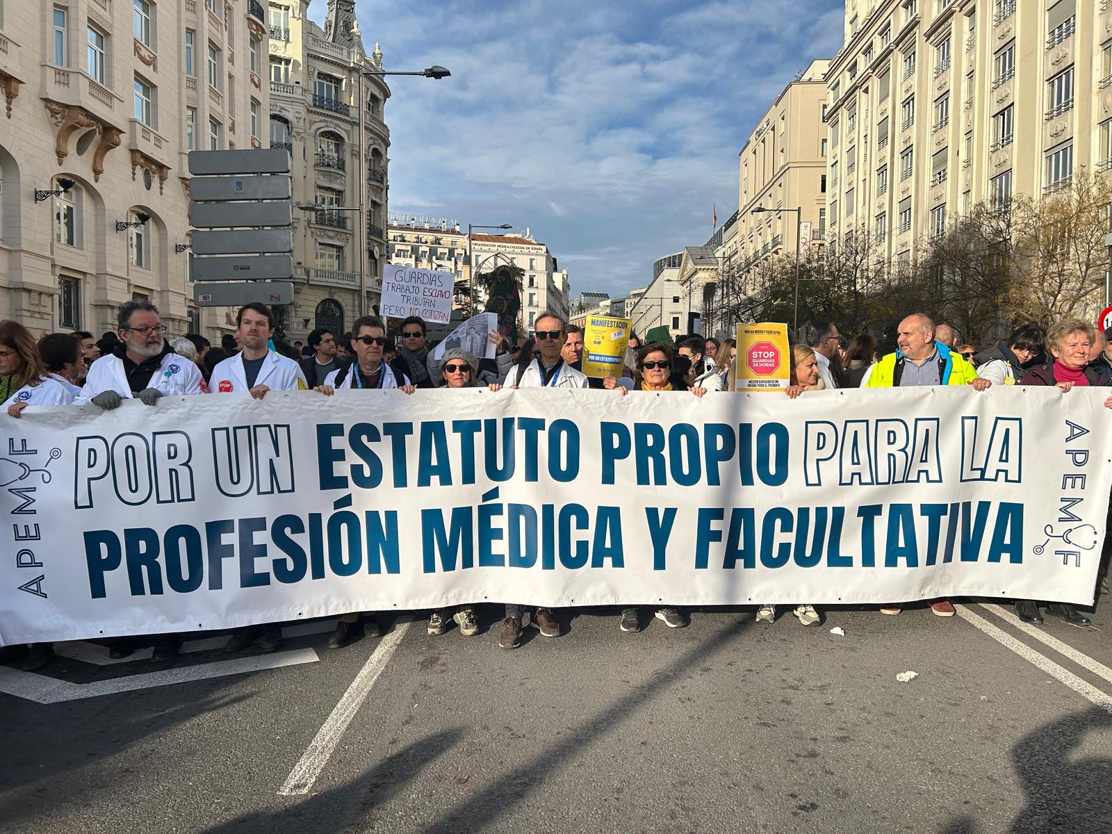 SIME denuncia que el preacuerdo del nuevo Estatuto Marco ignora las principales demandas médicas