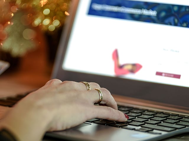 Iniciativa Tecnológica: Centros de Mayores Incorporan Ordenadores para Reducir la Brecha Digital