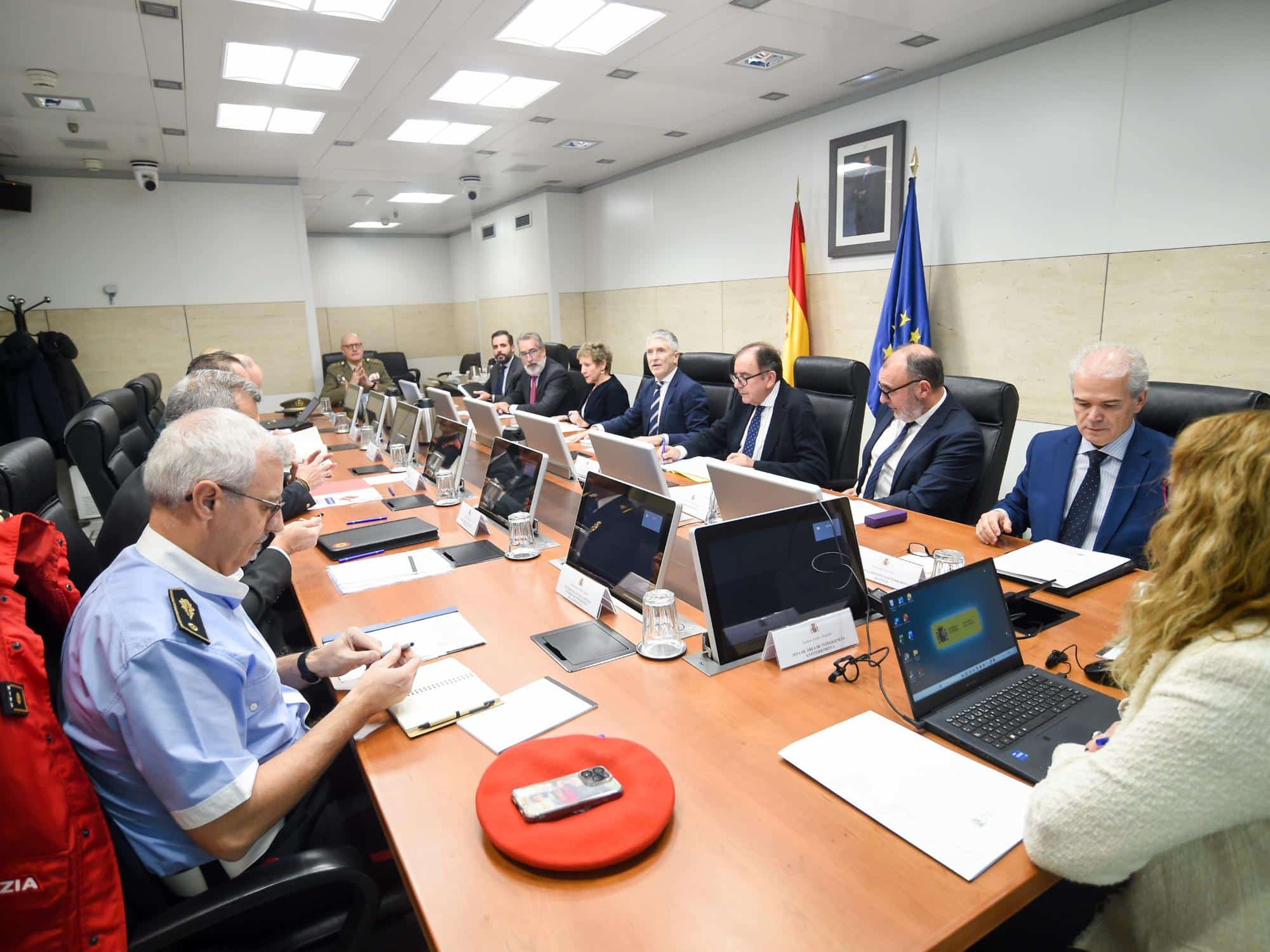 Ministerio del Interior | Interior refuerza los dispositivos policiales antiterroristas durante la época navideña
